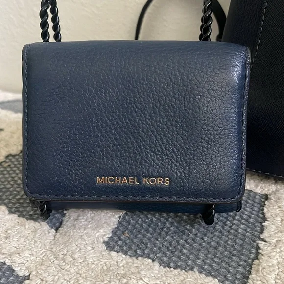 🫐Micheal Micheal Kors Crossbody and Wallet🫐 - Picture 2 of 14